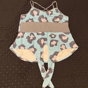 Maternity top super cute for belly bump!